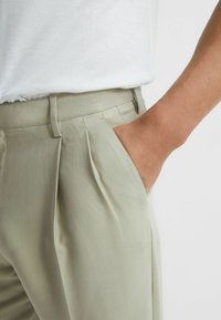 Reiss SLATE TAPERED - Chino - soft beige