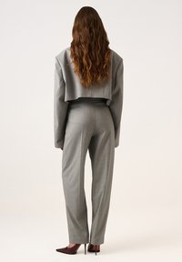 LA MANIA GLENN - Blézer - grey