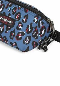 Eastpak SPRINGER - Bæltetasker - partymal leopard
