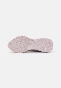 Nike Performance Zapatillas running asfalto - light pink