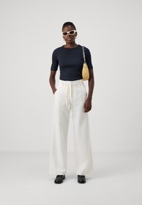 DAY Birger et Mikkelsen TERRI SOLID - Bukse - cloud cream