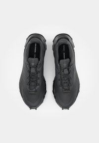 Thumbnail Image 9