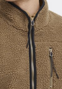 Blend Fleecejacka - brown