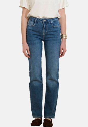 Svetlo modre kavbojke z visokim pasom, ravnim krojem hlačnic in sprednjimi žepi. Imajo subtilno bledenje in obrabljene detajle na tkanini.