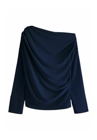 Námořnicky modrý dlouhý rukáv top s off-shoulder designem, který má hladkou texturu a široké manžety, ukazuje uvolněný střih.