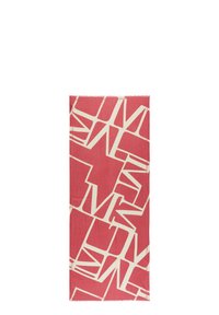 �Écharpe rouge et crème à motifs avec des formes et des lignes abstraites, finie par des bords à franges, fabriquée en tissu léger.