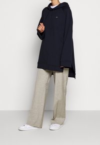 Holzweiler Jersey con capucha - dark blue