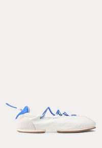 Επιλέχθηκε, deckwash white/colby blue