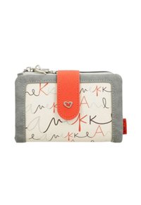 Geldbörse mit einem strukturierten grauen Stoffkörper, einem cremefarbenen Feld mit buntem, handgeschriebenem Text und einem orangefarbenen Druckknopfverschluß mit einem Herzmotiv.