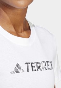 adidas Terrex TERREX CLASSIC LOGO TEE - Triko s potiskem - white