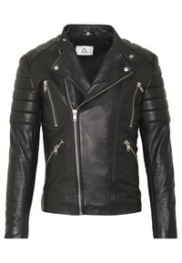 Schwarze Leder-Motorradjacke mit gesteppten Schulterakzenten, diagonalen Reißverschlüssen und einer glatten Oberfläche mit silberfarbenen Beschlägen.