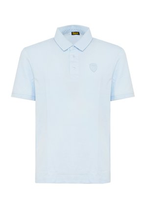 Polo azzurro chiaro a maniche corte con tre bottoni e logo a scudo ricamato sul petto a sinistra.