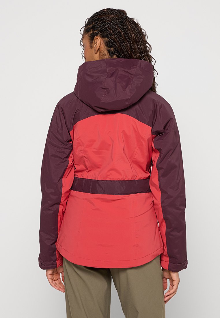 Wasserdichte Jacke in Rot und Dunkellila, mit tailliertem Schnitt, Kapuze und glattem, strukturiertem Stoff. Verstellbare Bündchen und Nähte sind enthalten.
