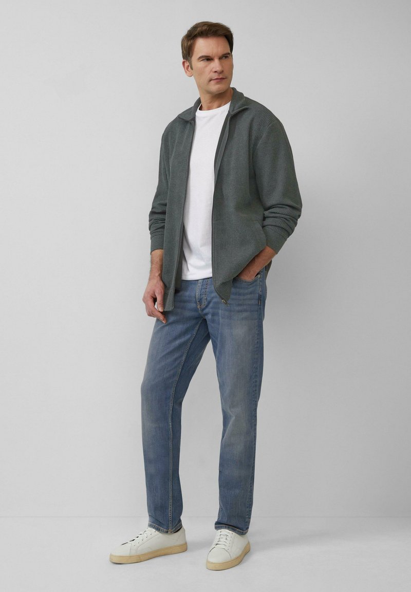 MIT KLEINEM LOGO Basic T-shirt weiß/white Zalando