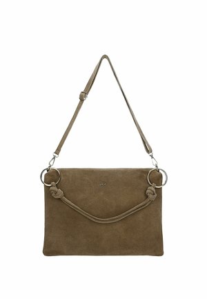 Brązowa, zamszowa prostokątna torebka z regulowanym paskiem na ramię, dekoracyjnymi, supełkowymi uchwytami przymocowanymi do metalowych pierścieni oraz małym metalicznym logo na środku.