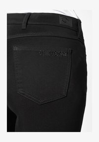 Niet geselecteerd, 089 black