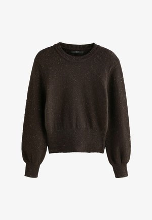 Rjav pleten pulover z okroglim izrezom, spuščenimi rameni in rebrastimi manšetami. Ima teksturiran vzorec z diskretnimi zlatimi bleščicami.