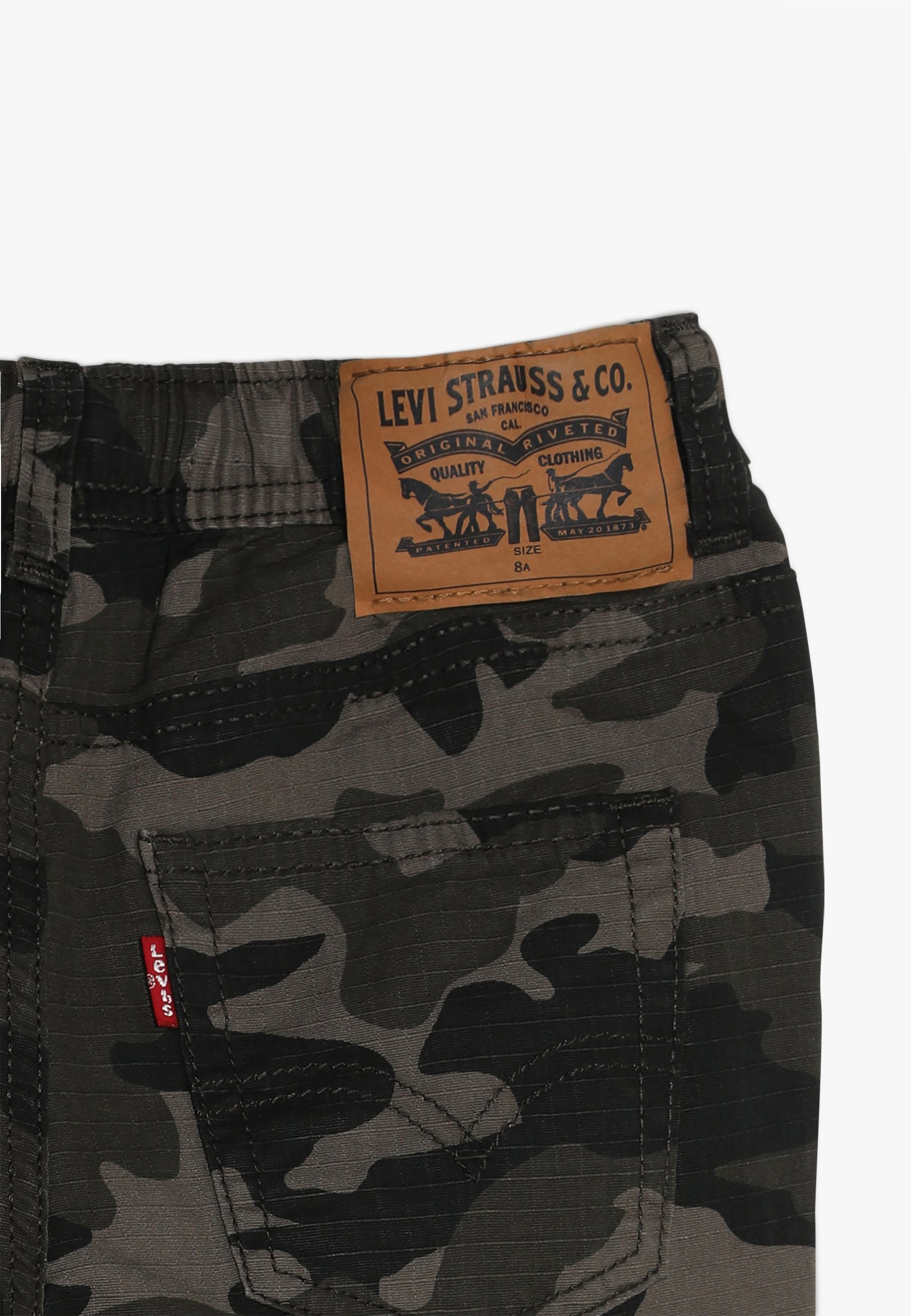 levi's camo joggers