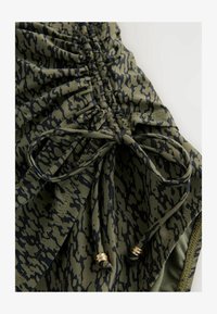 Unselected, khaki green black