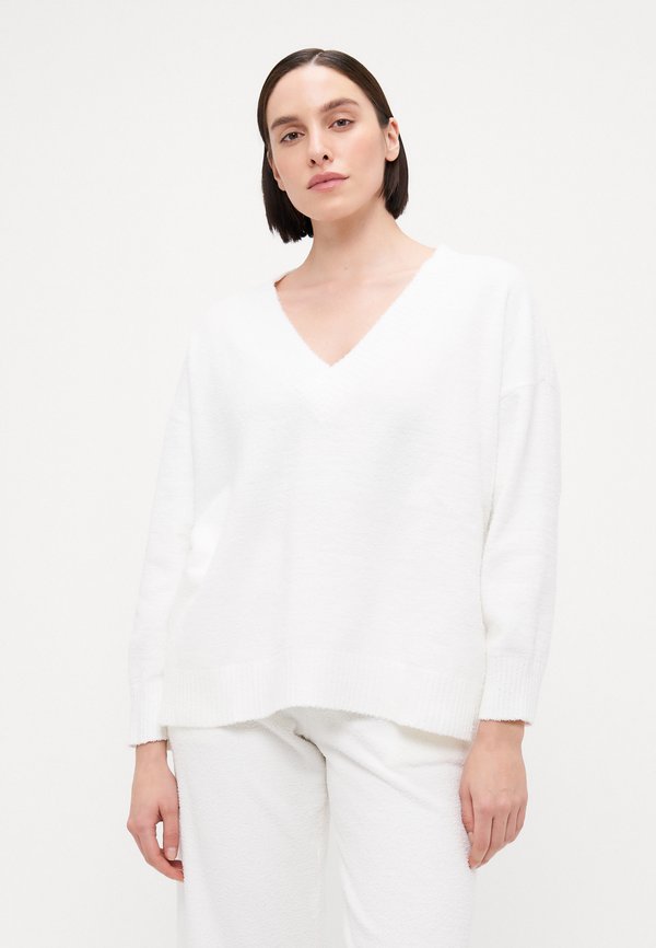V NECK SWEATER - Pyjama top - ivory