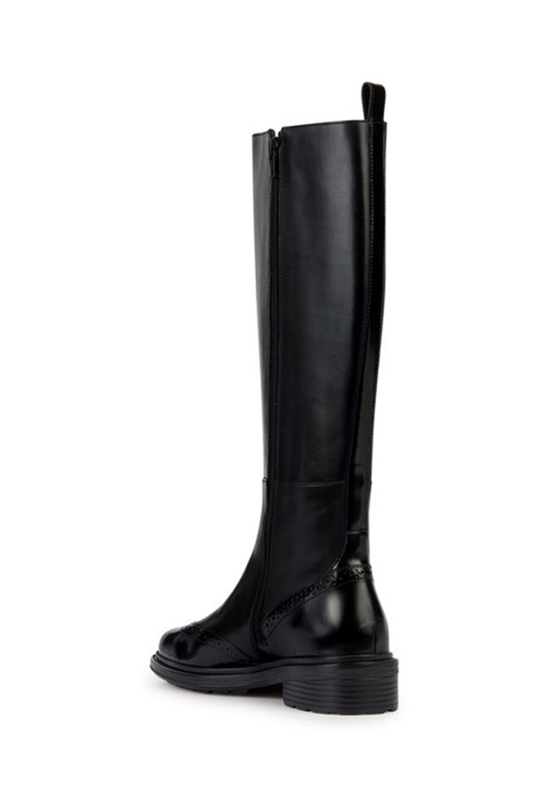 Knielanger schwarzer Lederstiefel mit einem seitlichen Reißverschluss, glatter Textur, Broguedetails an der Spitze und einem stabilen niedrigen Absatz.