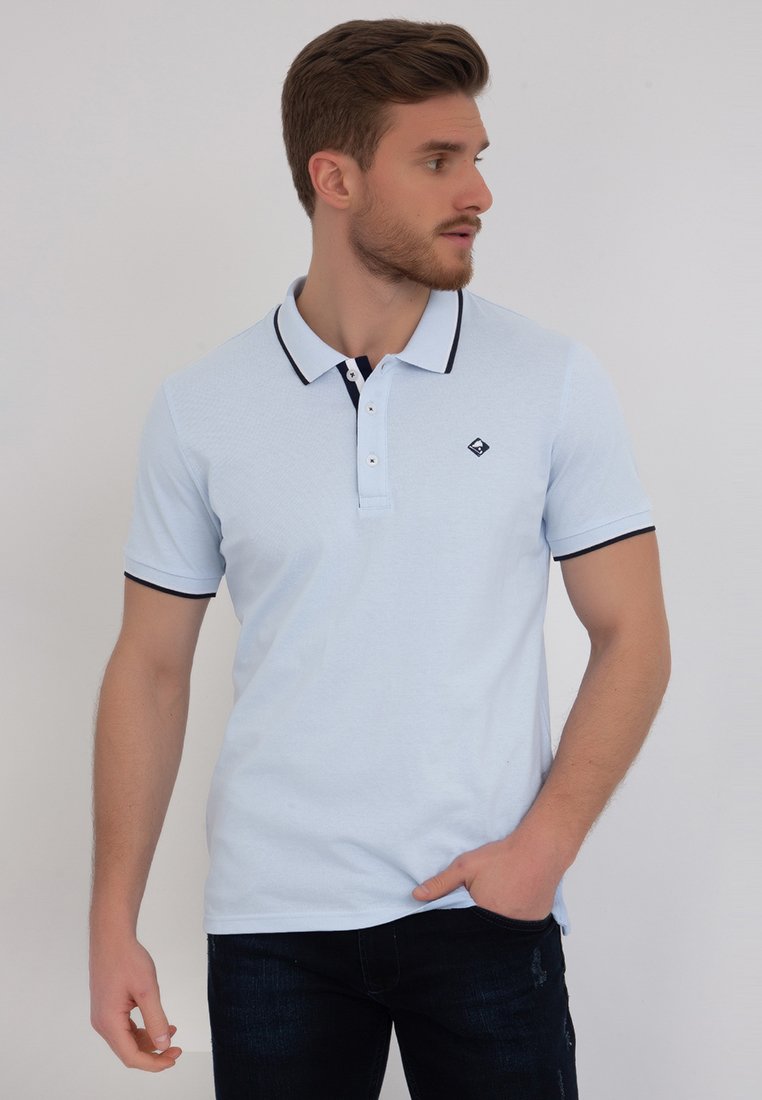 Herren T-Shirts basic | Sir Raymond Tailor MARCUS Poloshirt baby blue/hellblau - FX82284 Herren T-Shirts basic | Sir Raymond Tailor MARCUS Poloshirt baby blue/hellblau - FX82284
