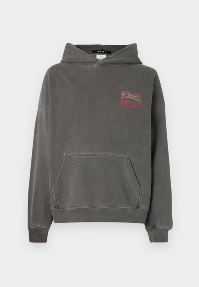 Mörkgrå hoodie med en framficka i känguru-stil, huva och färgglad "Ksubi World Tour" grafikdetalj på bröstet. Mjuk tygetextur.
