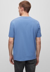 BOSS TCHUP - Jednoduché tričko - open blue
