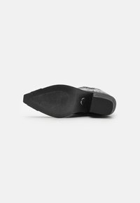 Buffalo WEST HI - Botas camperas - black/white