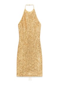 Mini-robe dorée à paillettes avec un col halter. Texture lisse, silhouette ajustée, et détail à cordon de serrage à l'ourlet pour ajustement.