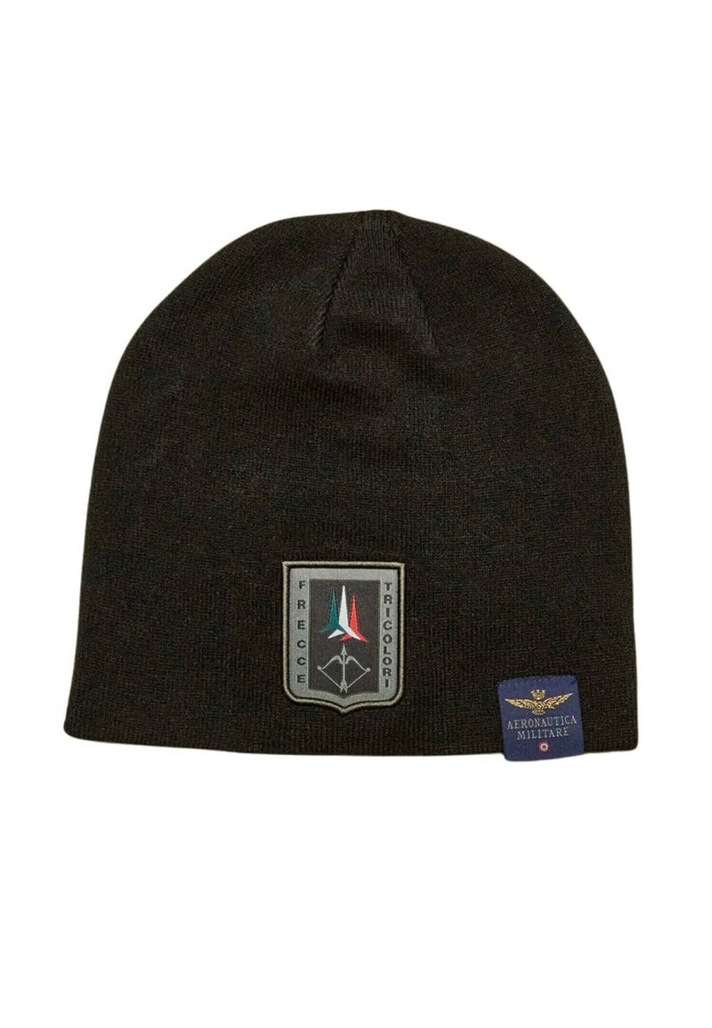 Berretto a maglia nero con un patch ispirato al militare, completo di logo e testo. Texture morbida e vestibilità aderente, adatto per il freddo.