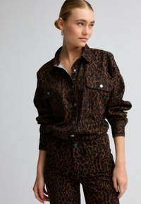 Next LOOSE FIT DENIM - Nööpidega pluus - leopard print