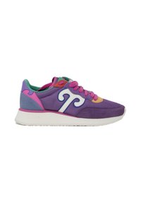 Scarpa sportiva con tomaia in rete viola e dettagli multicolori, logo bianco e lacci rosa. Suola bianca con dettagli di texture.