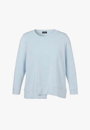 Sweatshirt bleu clair avec un col rond, des manches longues et un ourlet asymétrique. Tissu doux avec une texture lisse et des coutures minimales.