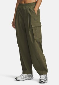 Unselected, marine od green