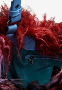 Desigual Handtasche - material finishes