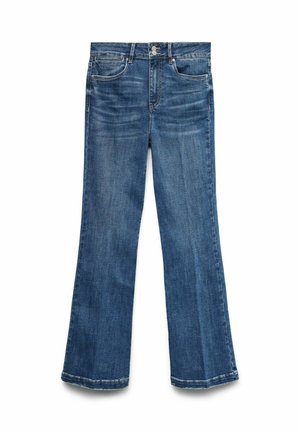 Jeans i blå denim med utställda ben och medelstark tvättning, fem fickor och subtil blekning. Har knapplåsning och vit söm på fållen.