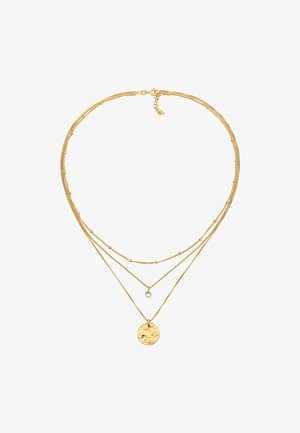 Guld multistrand halskæde med tre fine kæder, en struktureret møntvedhæng og små perleaccentuer. Justerbar lås.