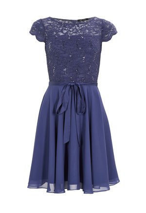 Marineblaues Kleid mit einem Spitzen-Oberteil, das mit Pailletten verziert ist, und kurzen Ärmeln. Fließender Satinrock mit einer geknoteten Taillenpartie. Glatte Textur überall.