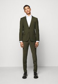 HUGO ARTI HESTEN - Fato - dark green