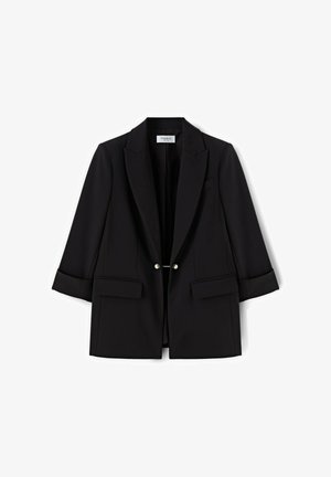 Schwarzer, maßgeschneiderter Blazer mit Reverskragen, zwei vorderen Pattentaschen, gekürzten Ärmeln und dekorativen doppelt-perlenden Knöpfen auf der Vorderseite.