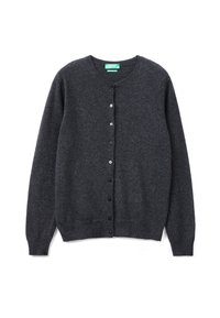Cardigan en maille gris foncé à boutons, avec des manches longues et un col rond, posé à plat sur un fond blanc.