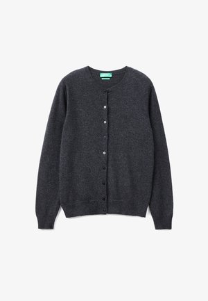 Cardigan grigio scuro con bottoni, maniche lunghe e collo rotondo, posato su uno sfondo bianco.