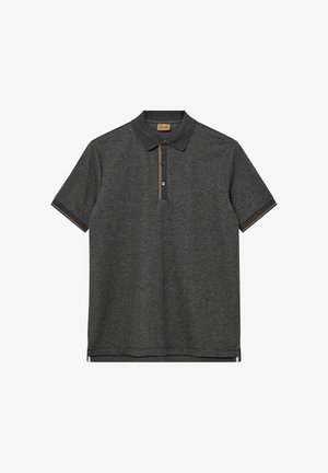 Temno siva polo majica s ovratnikom, z gumbi na štiri gumbke ter rjavimi akcenti na rokavih in plavtu. Mehka, teksturirana tkanina.