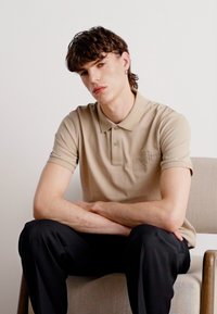 GANT REGULAR FIT - Polokošeľa - concrete beige