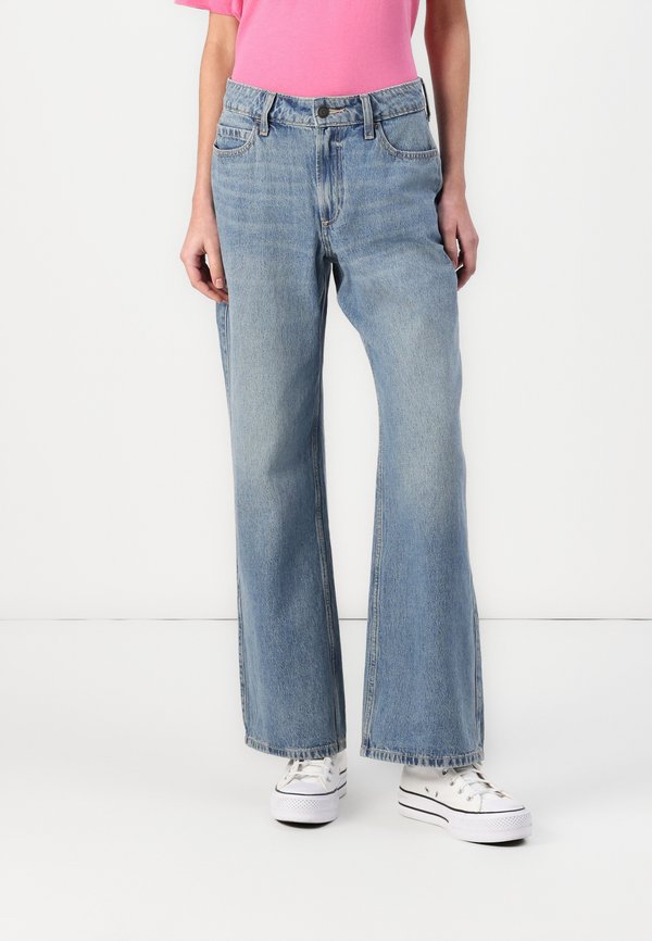 Curvy High-Rise Medium Wash Baggy Jeans - Relaxed fit jeans