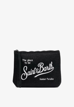 Bustina nera scintillante con cerniera, con testo bianco "The place to be Saint Barth Summer Paradise" e cinturino nero per il polso sul lato sinistro.