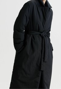 VISTULA Zimní kabát - black