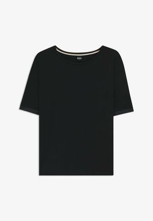 Zwart T-shirt met korte mouwen en ronde hals met subtiele logo-label aan de binnenkant van de kraag op een witte achtergrond.