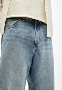 Thumbnail Image 6